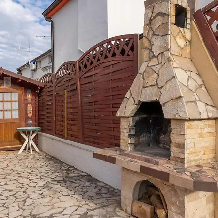 Straza Sun Apartament *