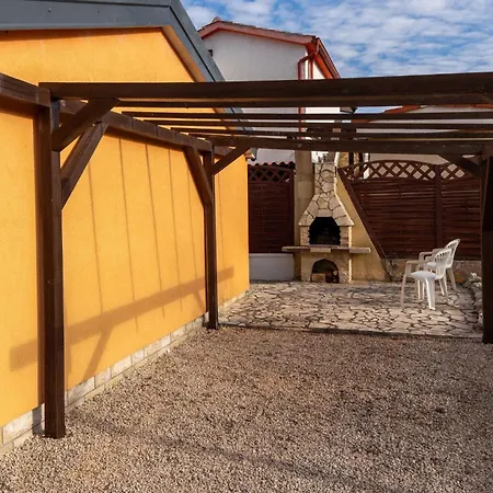 Straza Sun Apartment Vir